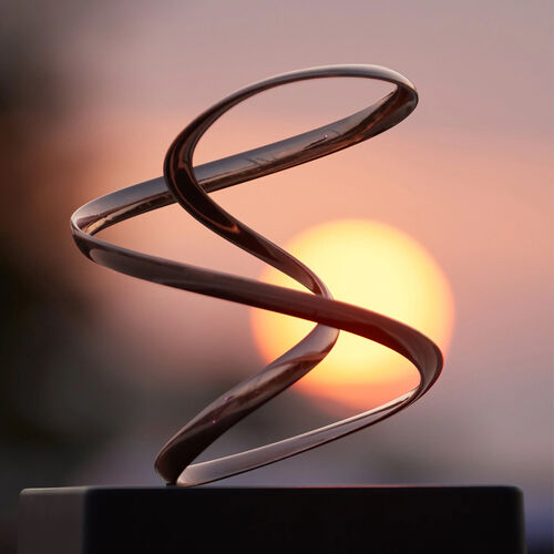 에 대한 최신 회사 뉴스 Kinetic Art for Every Space: Introducing Our Collection from Desktop to Monumental