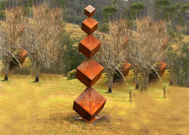좋은 가격 큰 장식 입방체 모양 금속 정원은 Corten 강철 녹스는 끝을 조각합니다 온라인으로