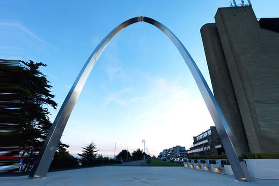 좋은 가격 아치 각종 색깔을 위한 디자인에 의하여 닦는 끝 스테인리스 금속 조각품 온라인으로