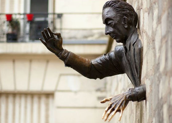 좋은 가격 ODM 실물 크기 옥외 벽 장식적인 주물 청동 남자 동상 온라인으로