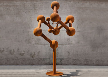 좋은 가격 Corten 아름다운 공중 강철 조각품, 기하학적인 부식된 강철 정원 예술 온라인으로
