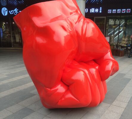 맞춤형 장식용 유리 섬유 주먹 조각상 실물 크기 조각 금속 조각 제조업체/공장
