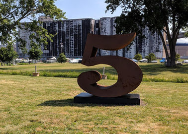 좋은 가격 옥외를 위한 번호 5 정원 장식 Corten 강철 조각품, 부식 안정성 온라인으로